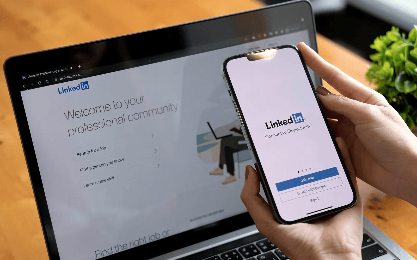 5 Powerful Ways to Use LinkedIn for Your Real Estate Business cover